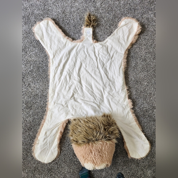 Minky lion rug - Picture 2 of 3